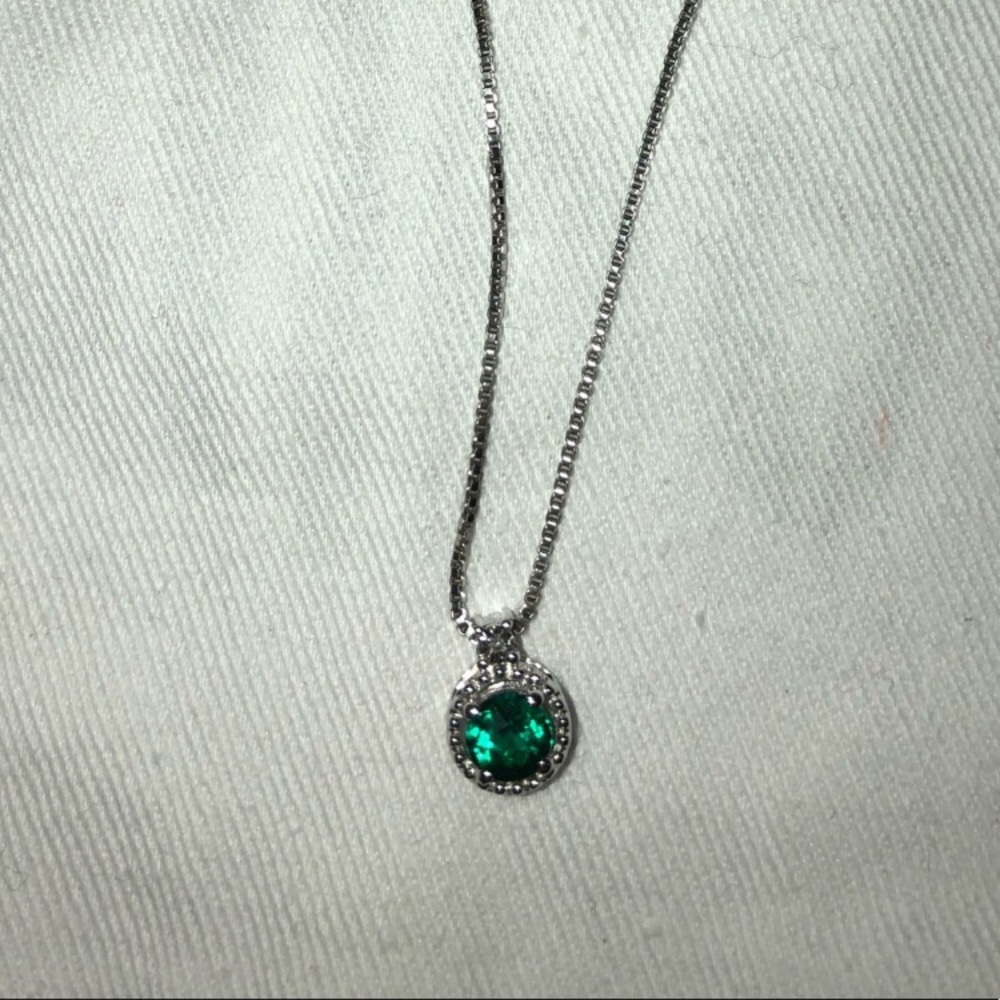 Emerald green necklace